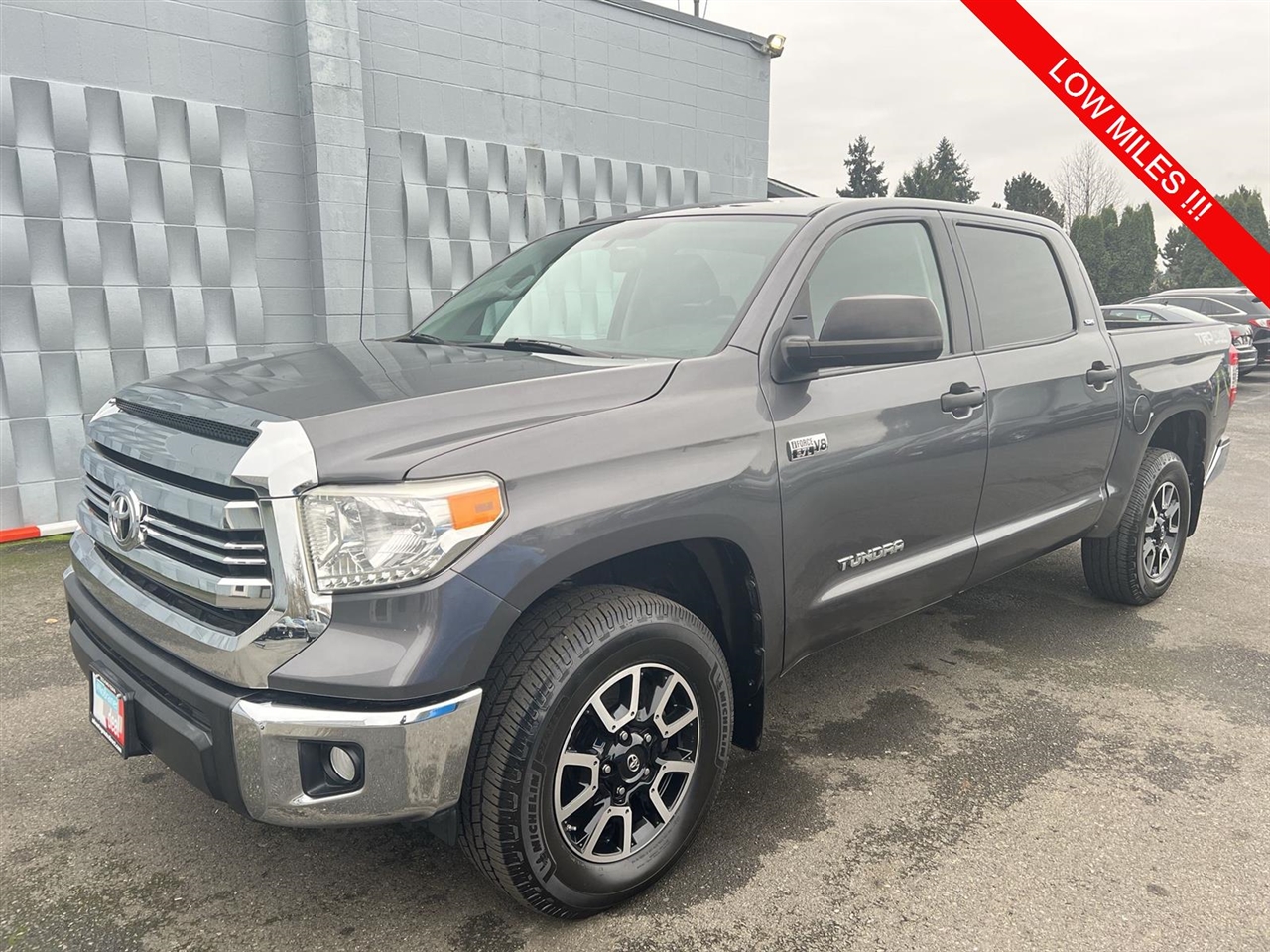 2017 Toyota Tundra SR5