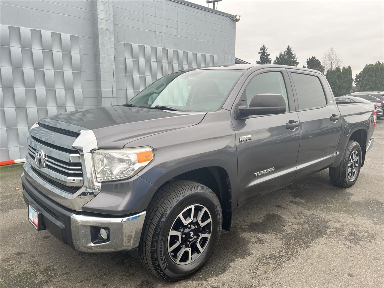 Toyota Tundra  2017