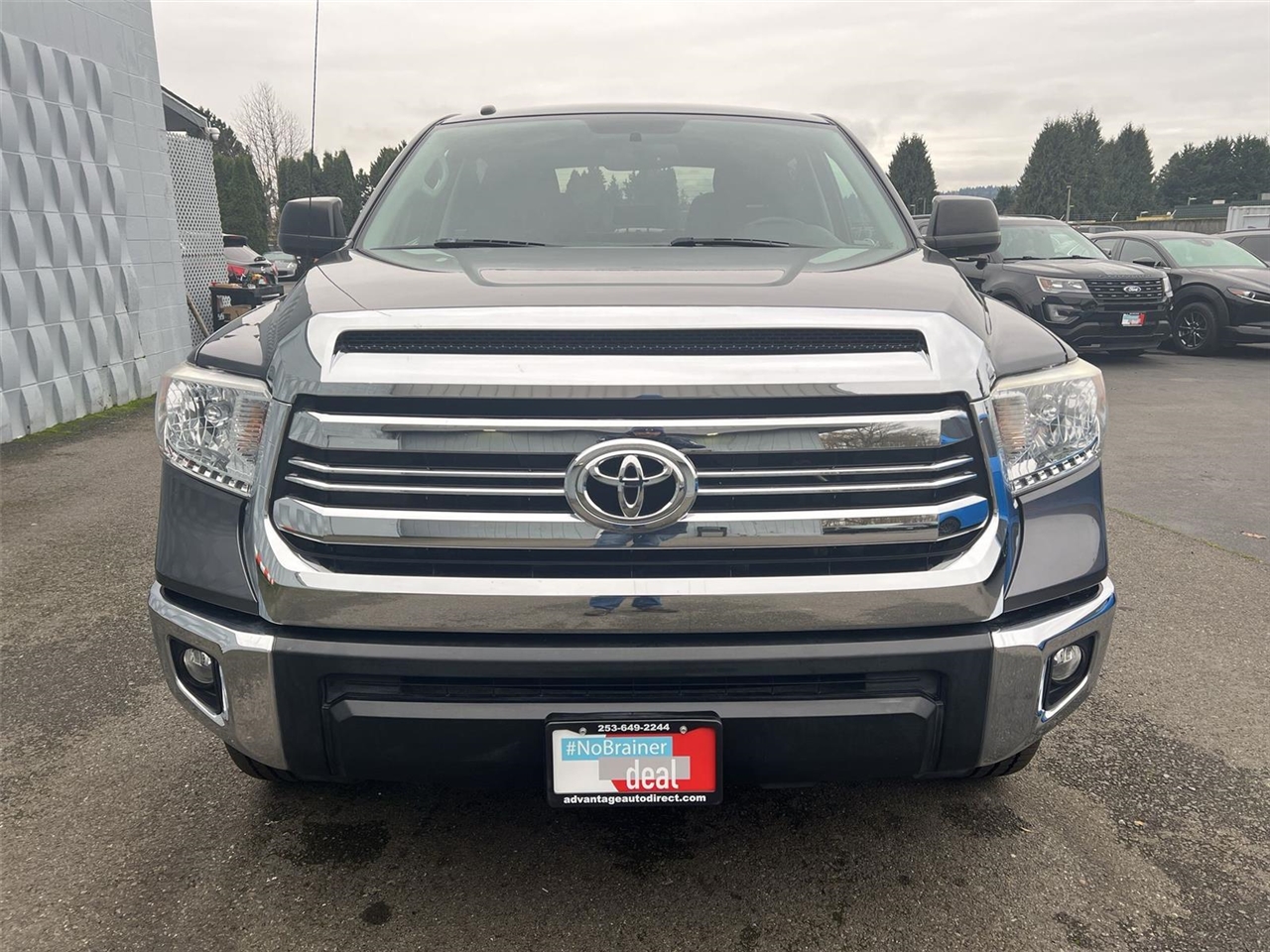 Toyota Tundra  2017