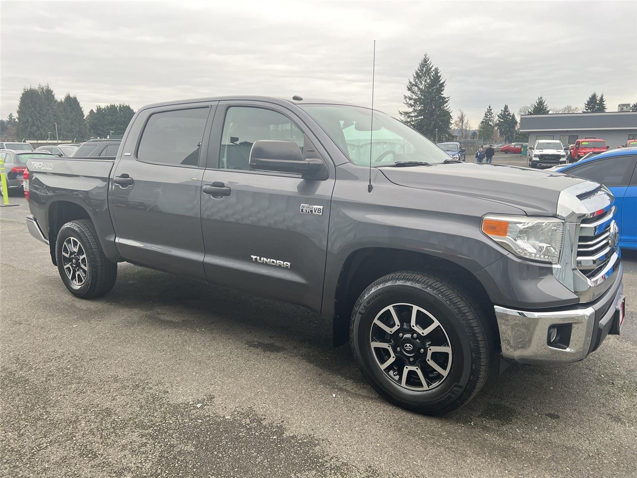 Toyota Tundra  2017