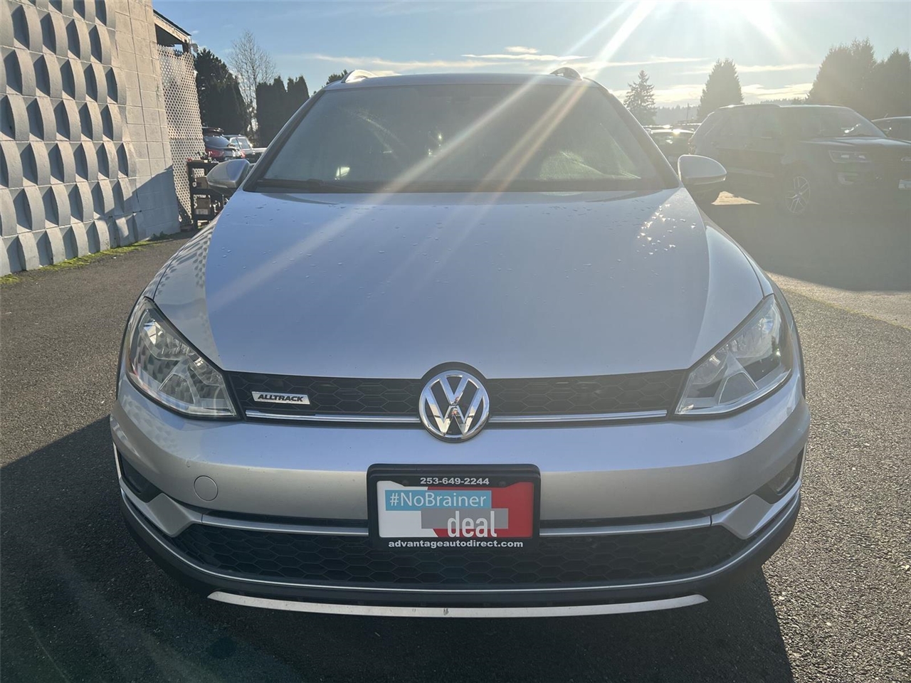 2017 Volkswagen Golf Alltrack SE photo 2