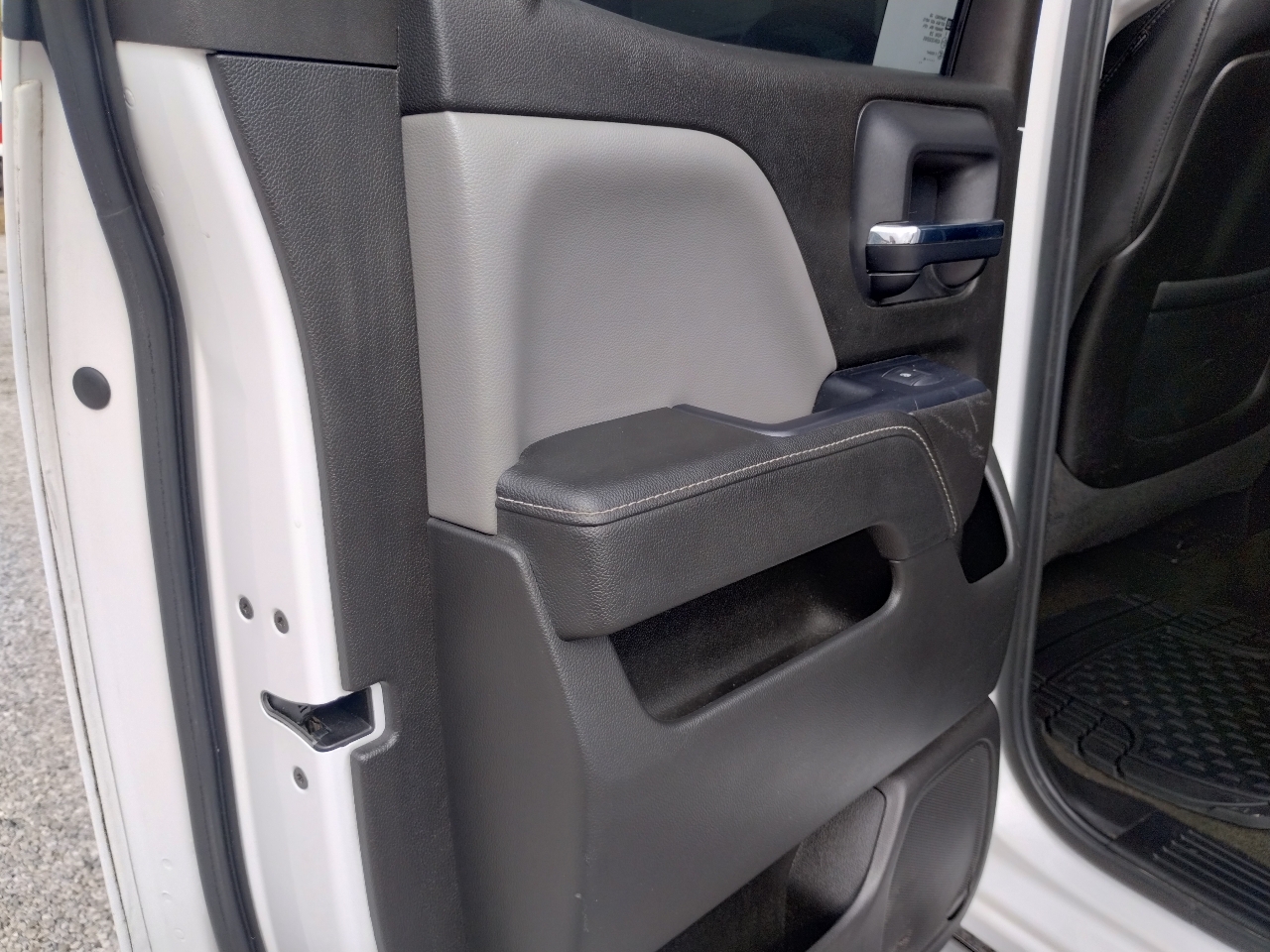 Chevrolet Silverado 1500 Work Truck Ext. Cab Short Box 4WD 2015 Chevrolet Silverado 1500 Work Truck Ext. Cab Short Box 4WD 2015