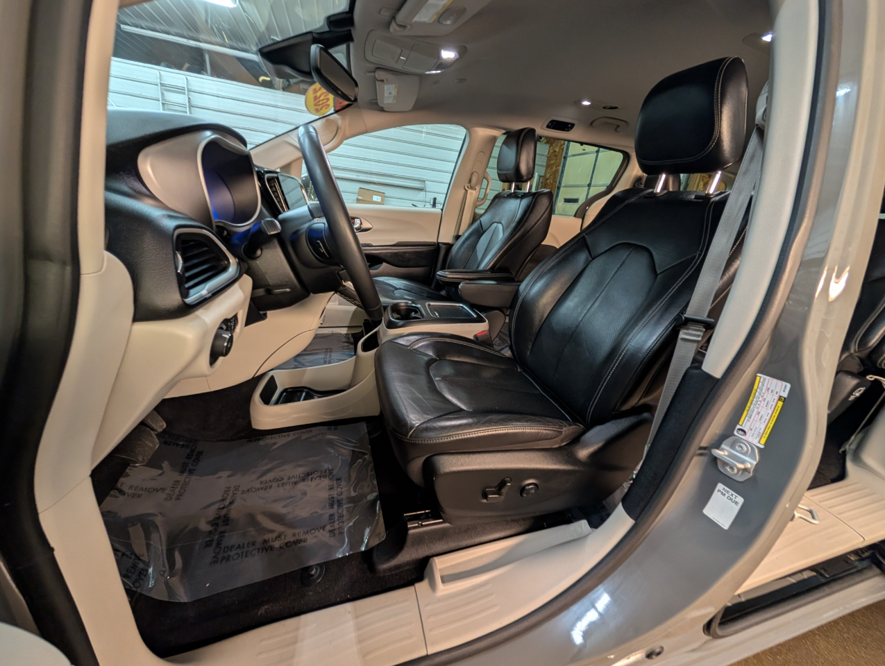 Chrysler Pacifica Touring-L FWD 2022