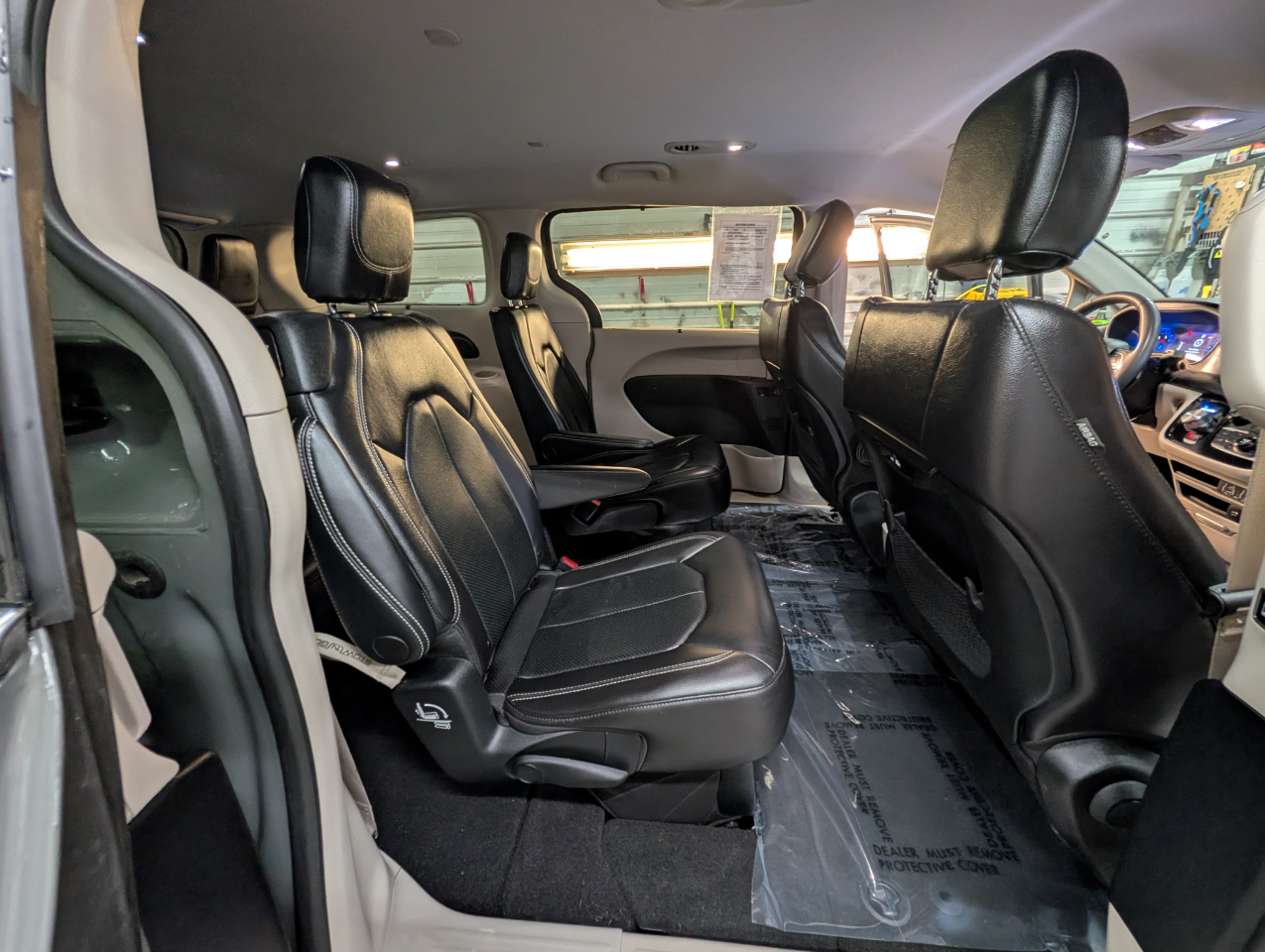 Chrysler Pacifica Touring-L FWD 2022