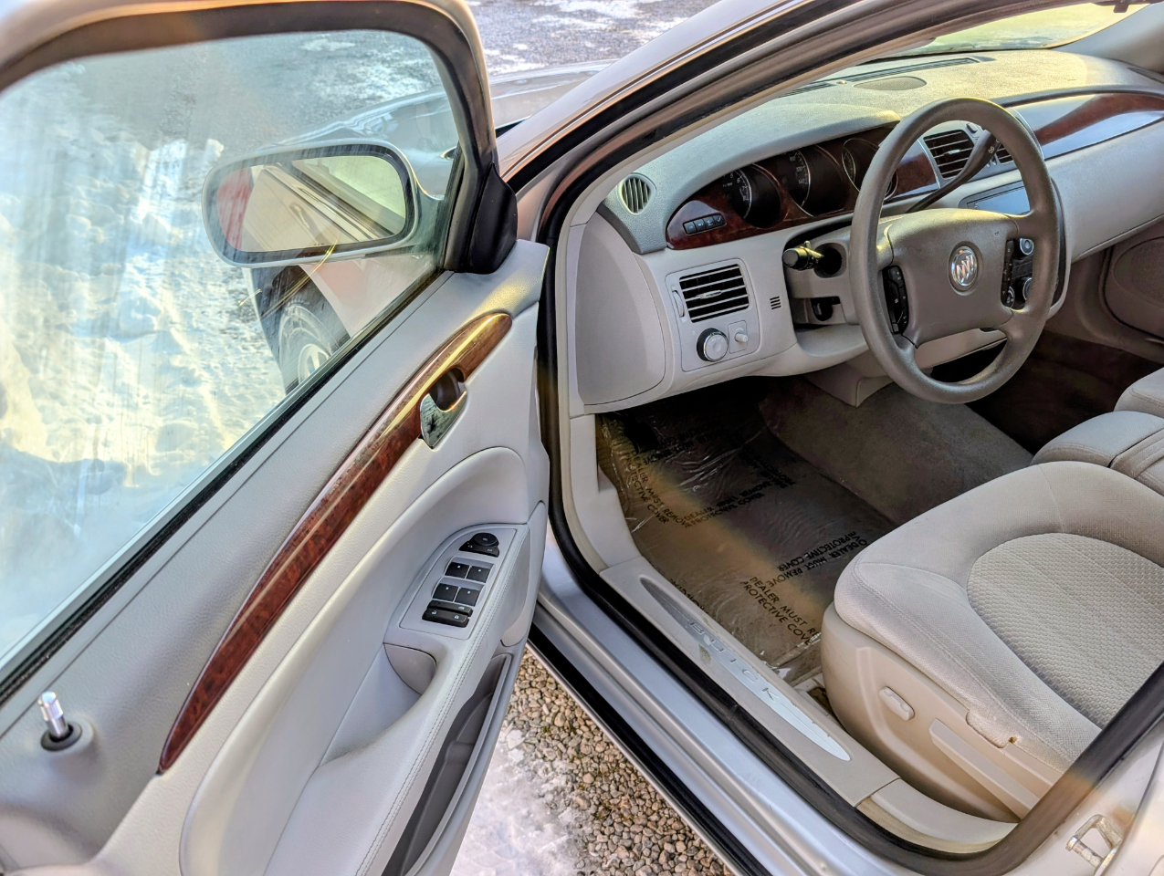 Buick Lucerne CX 2006