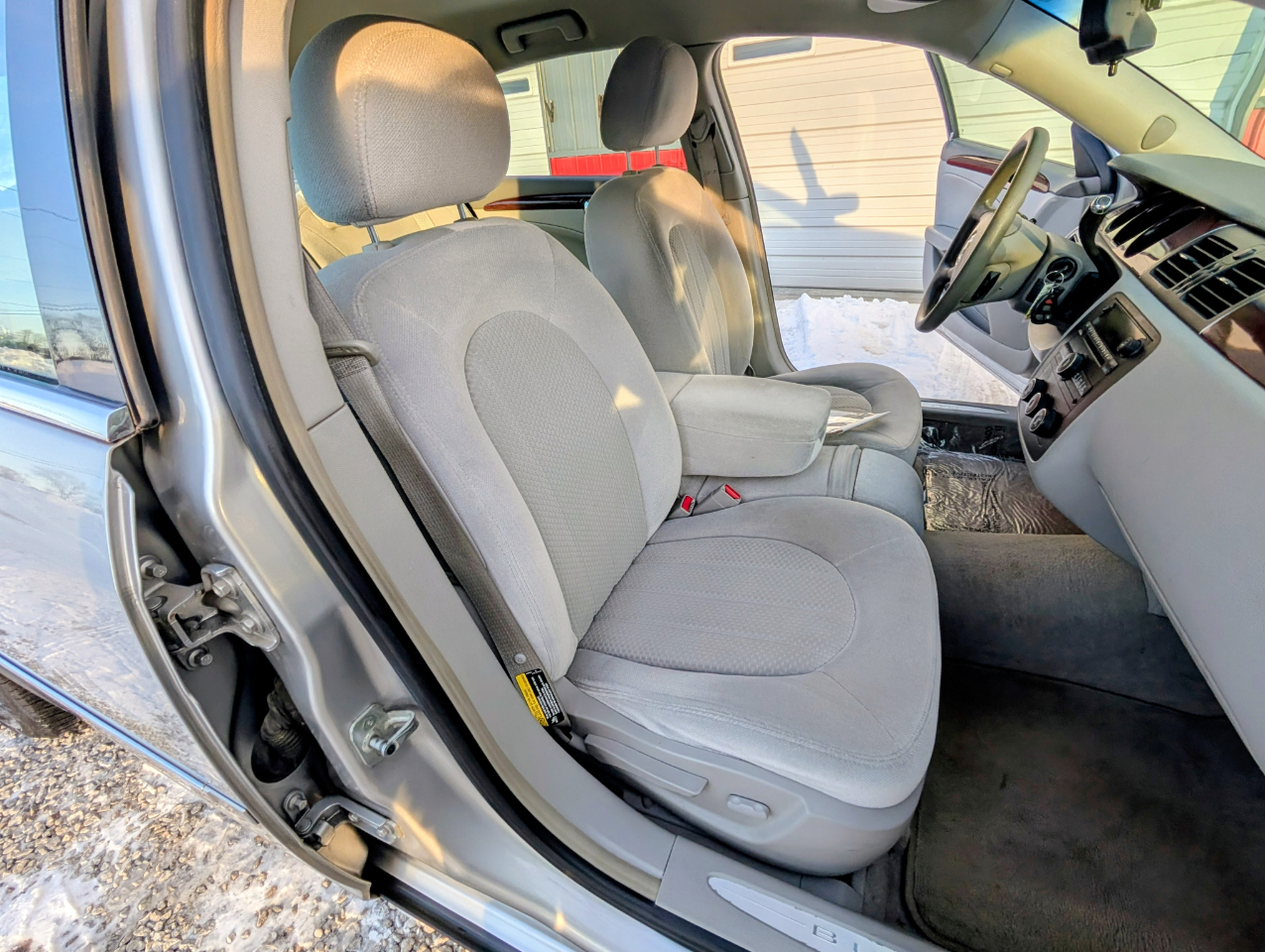 Buick Lucerne CX 2006