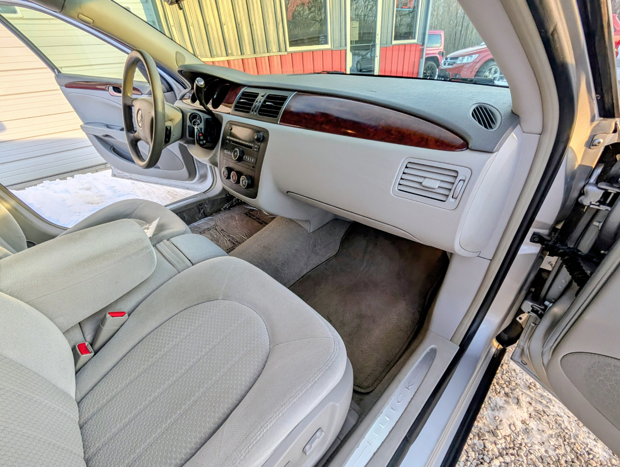 Buick Lucerne CX 2006