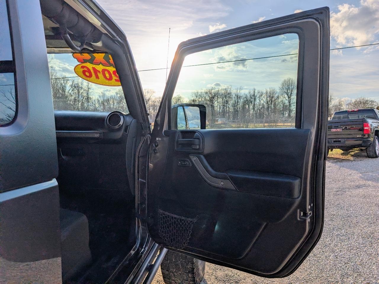 Jeep Wrangler Willys Wheeler 4x4 2016