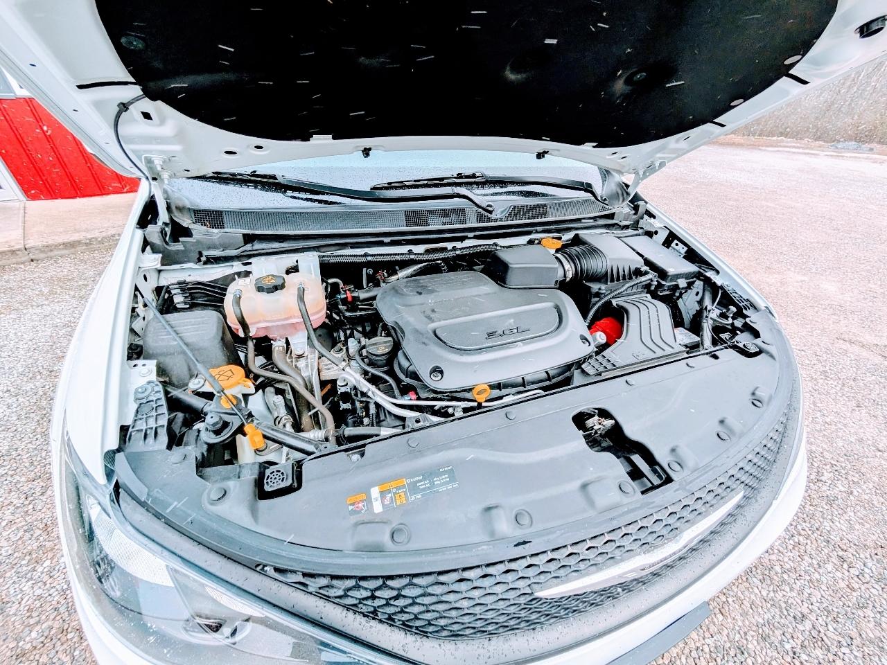 2022 Chrysler Voyager LX - Photo 17