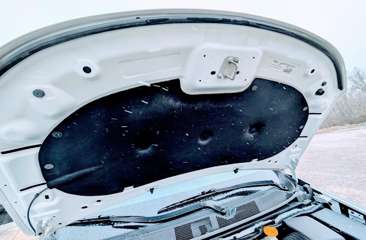 2022 Chrysler Voyager LX - Photo 18