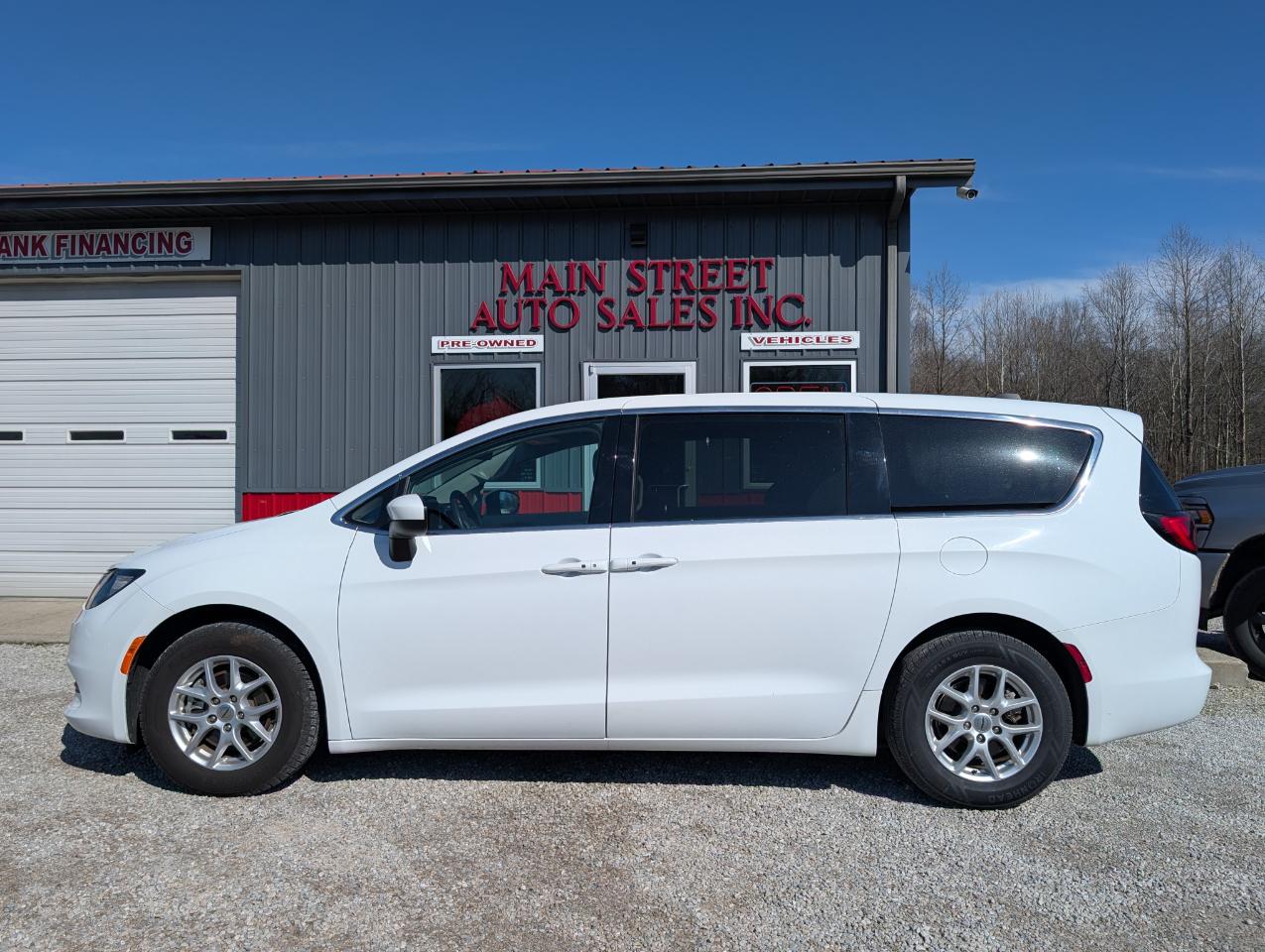2022 Chrysler Voyager LX - Photo 7