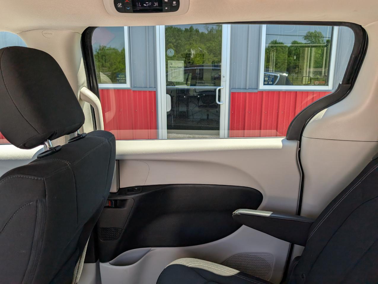 Chrysler Voyager LX 2023