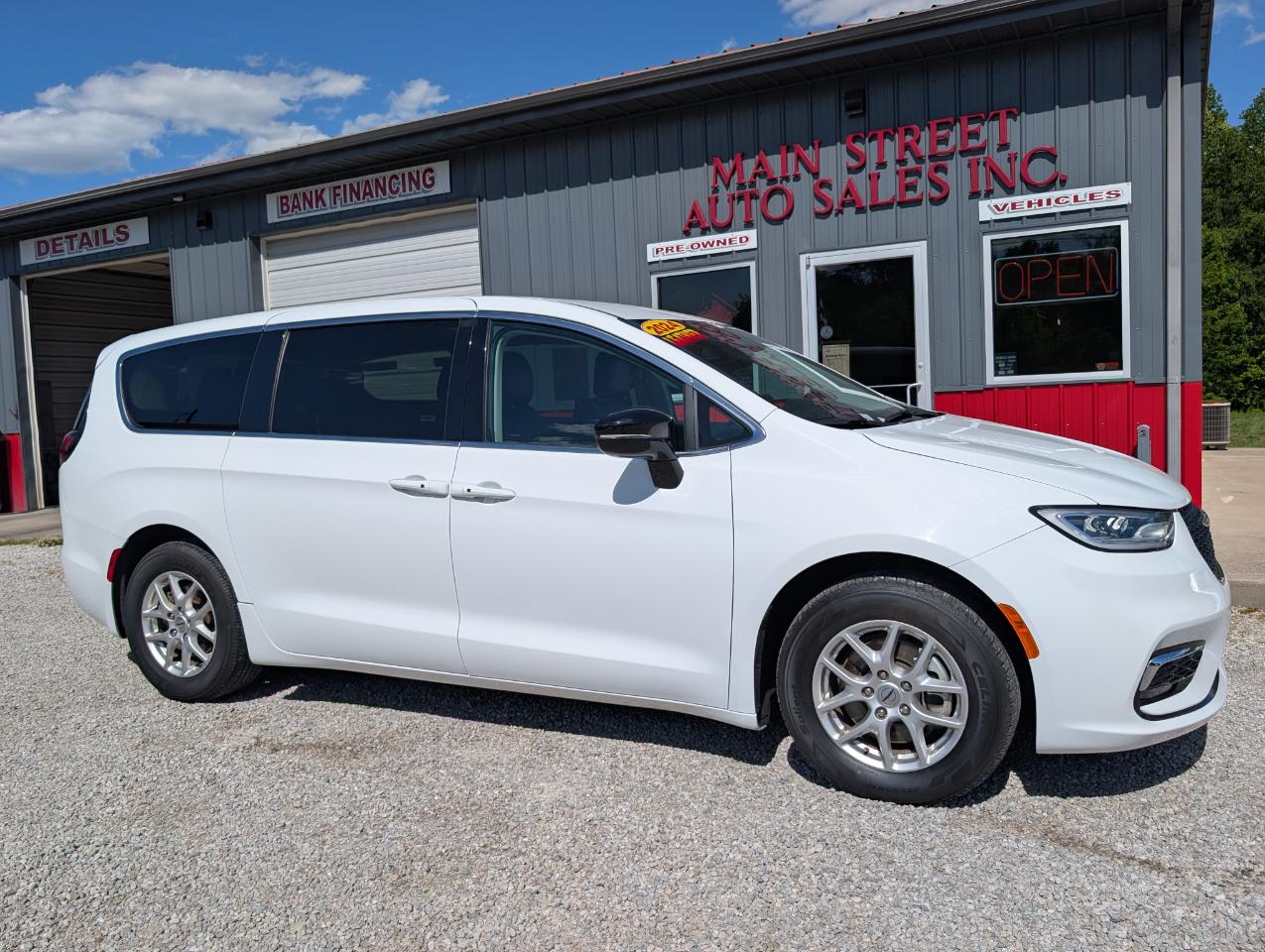Chrysler Pacifica Touring L FWD 2024