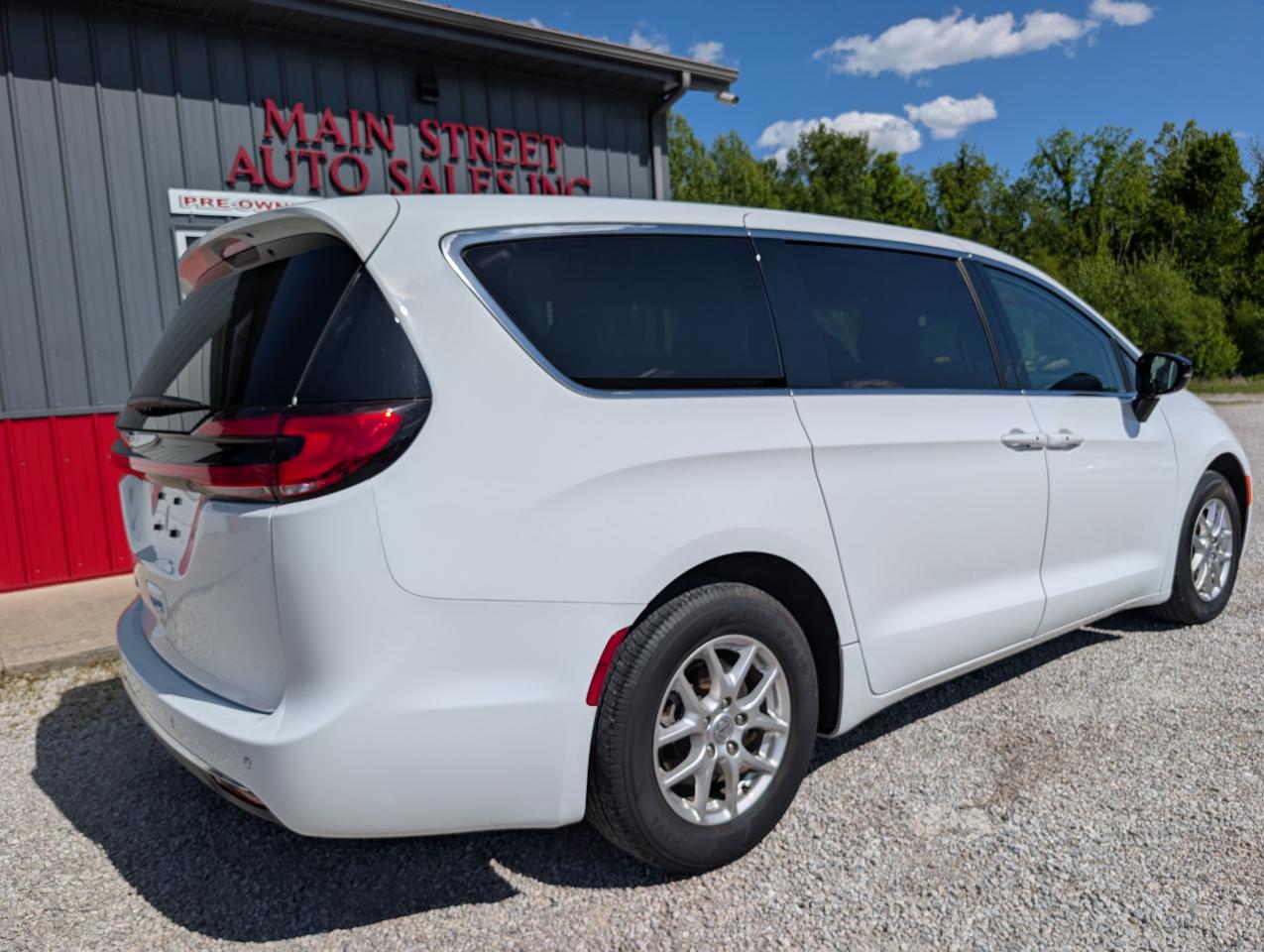Chrysler Pacifica Touring L FWD 2024