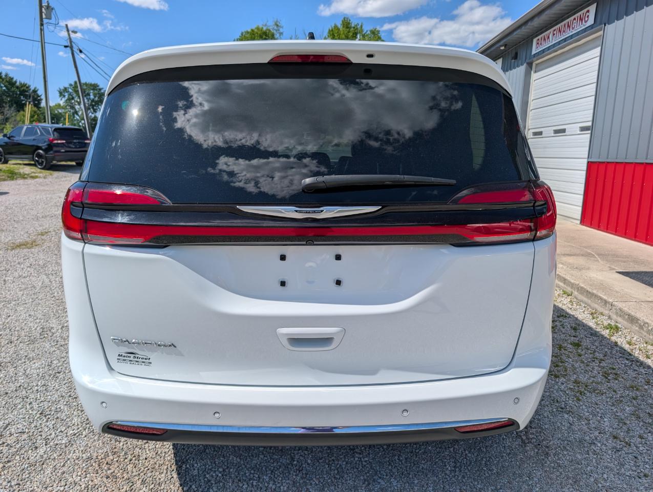 Chrysler Pacifica Touring L FWD 2024