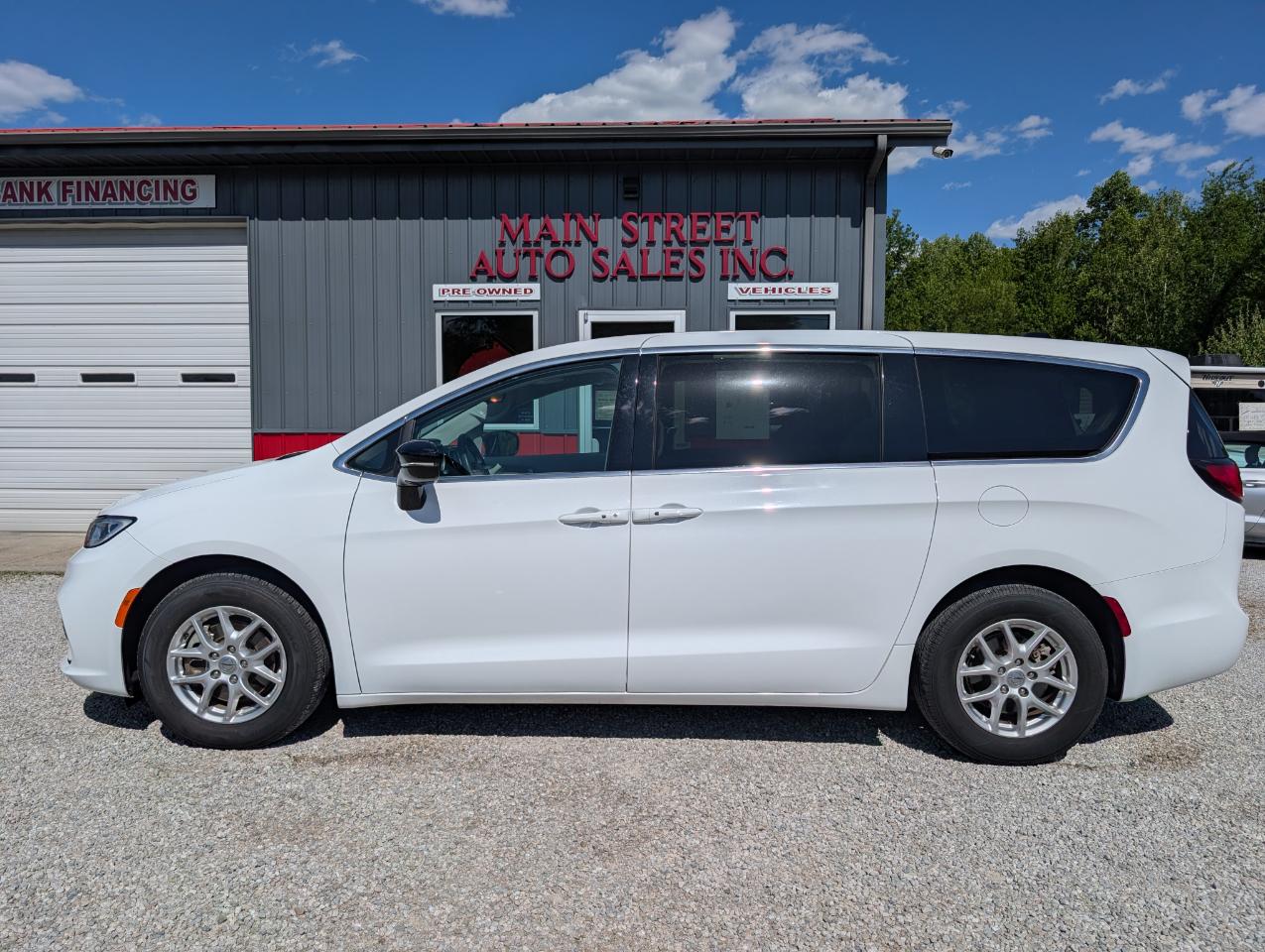 Chrysler Pacifica Touring L FWD 2024