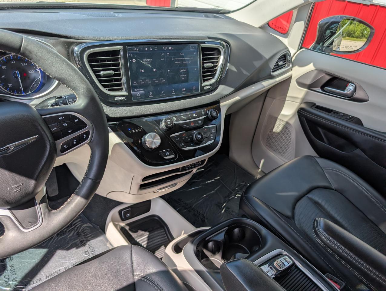 Chrysler Pacifica Touring L FWD 2024