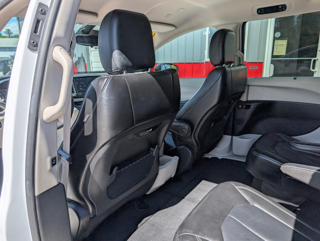 Chrysler Pacifica Touring L FWD 2024