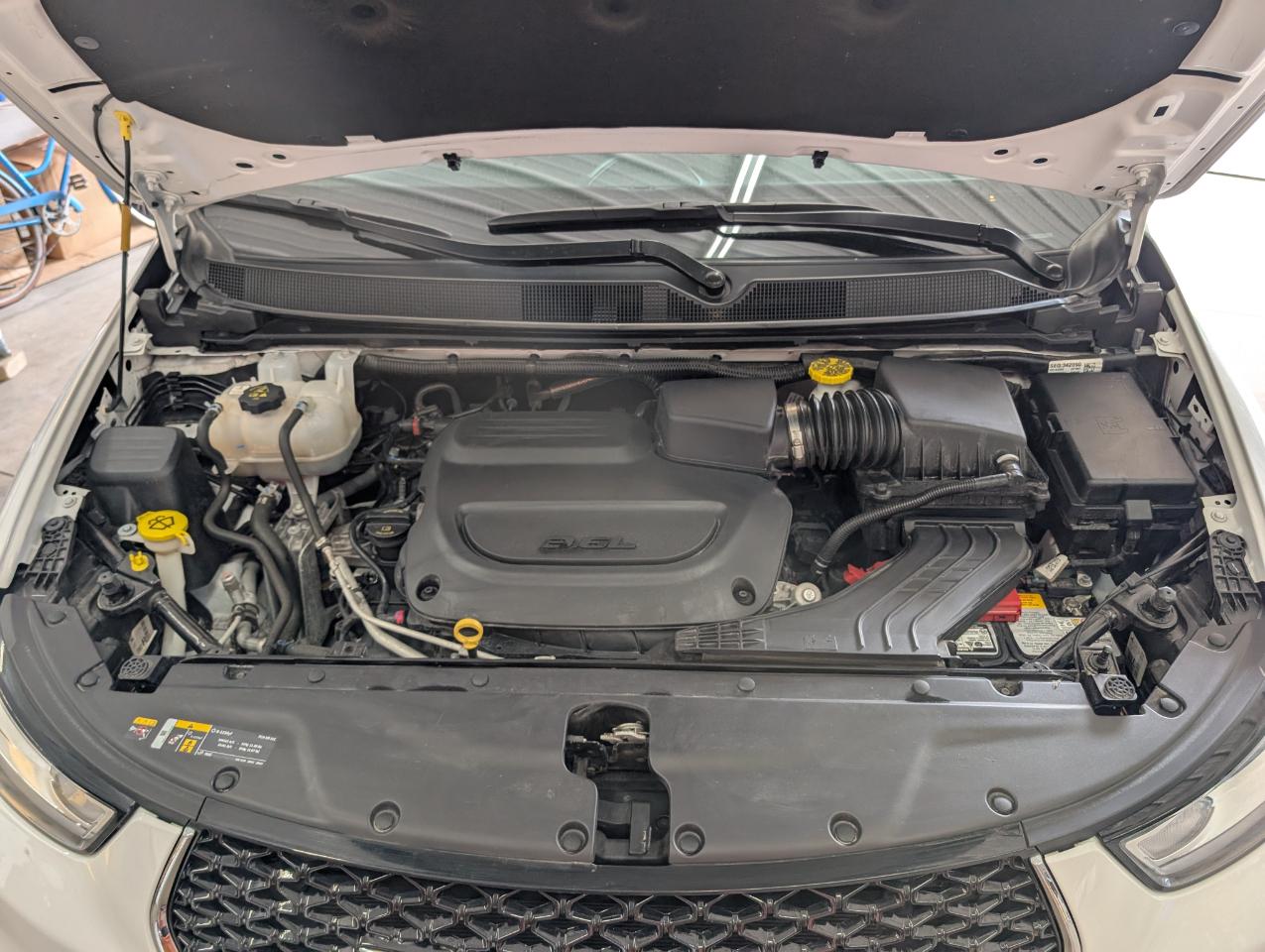 Chrysler Pacifica Touring L FWD 2024