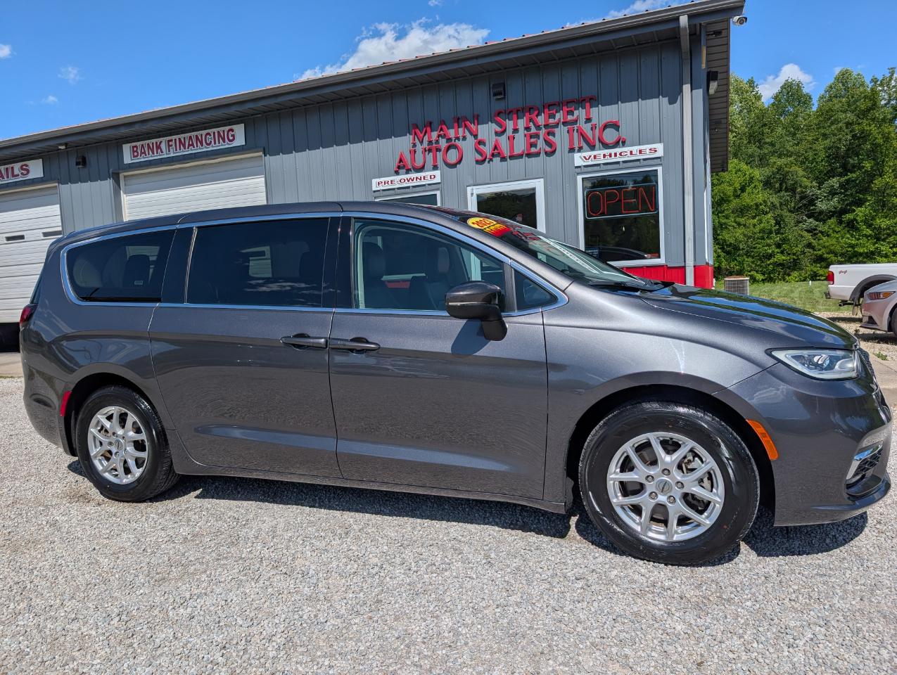Chrysler Pacifica Touring L FWD 2023