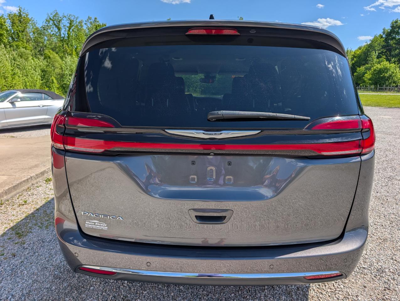 Chrysler Pacifica Touring L FWD 2023