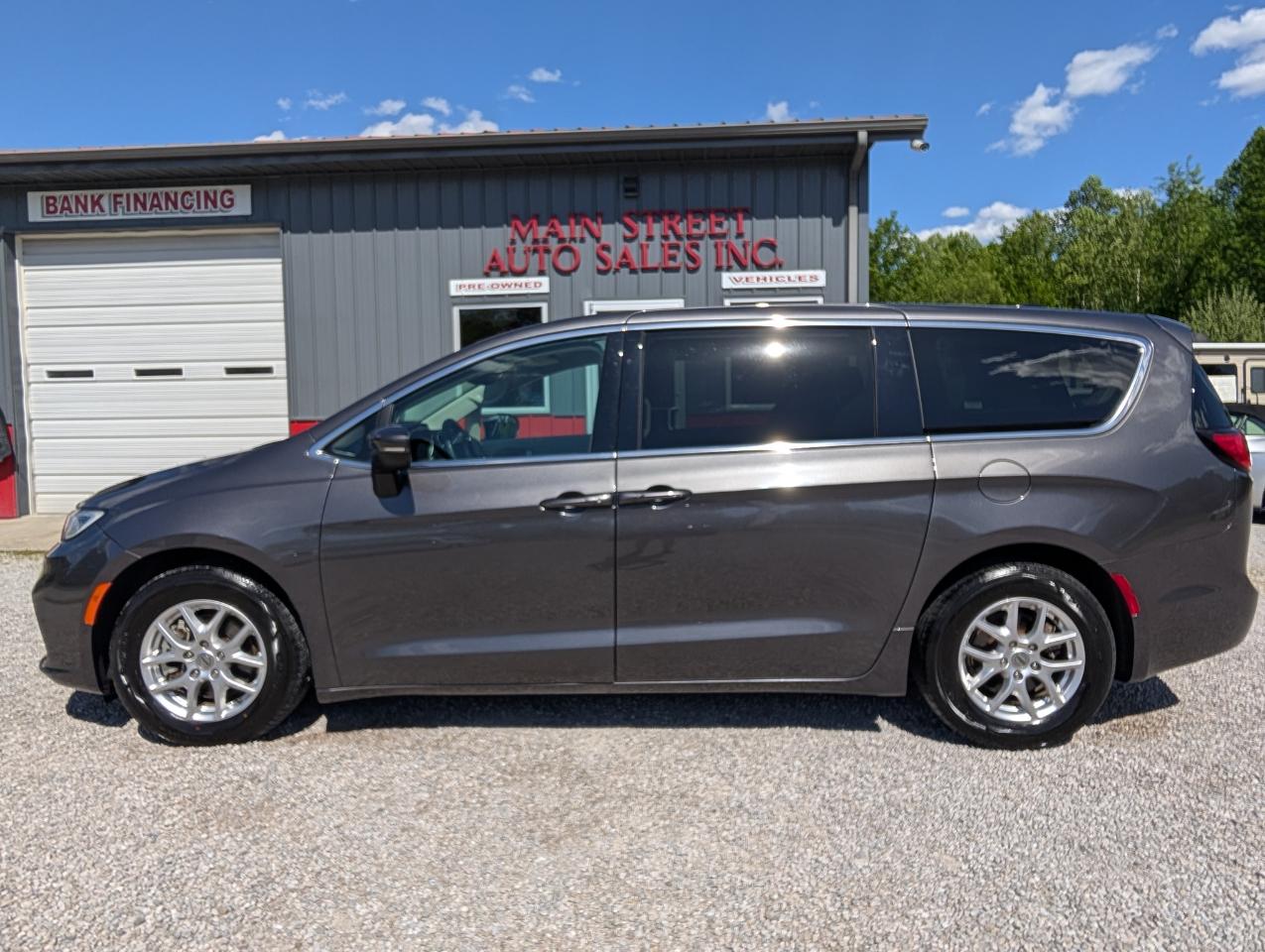 Chrysler Pacifica Touring L FWD 2023