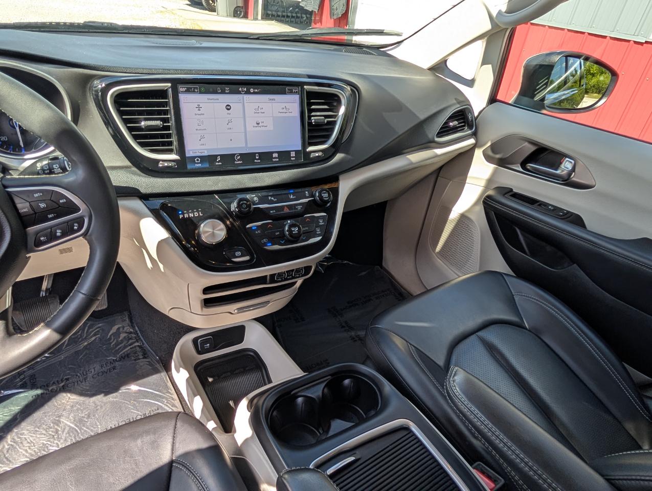 Chrysler Pacifica Touring L FWD 2023