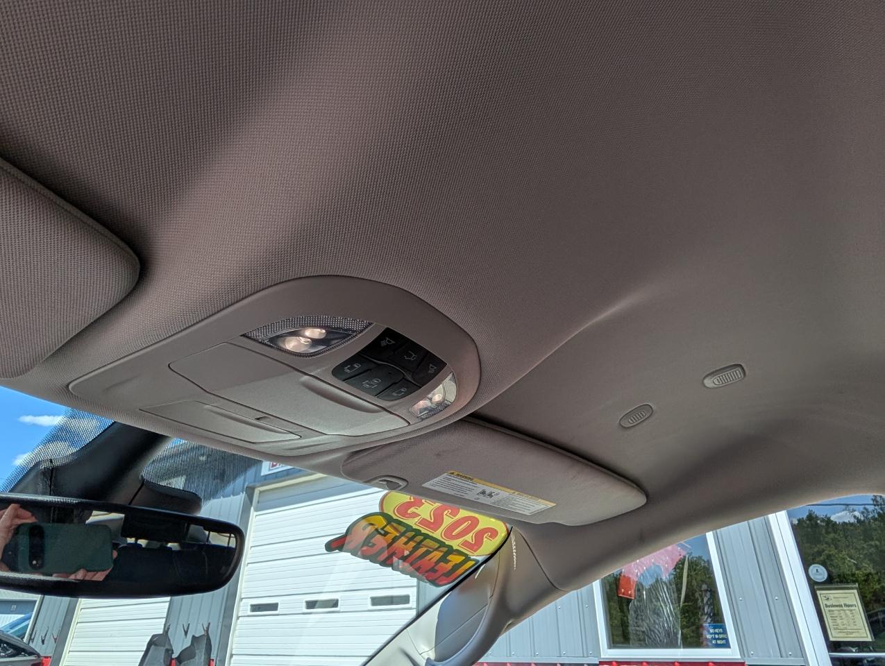 Chrysler Pacifica Touring L FWD 2023