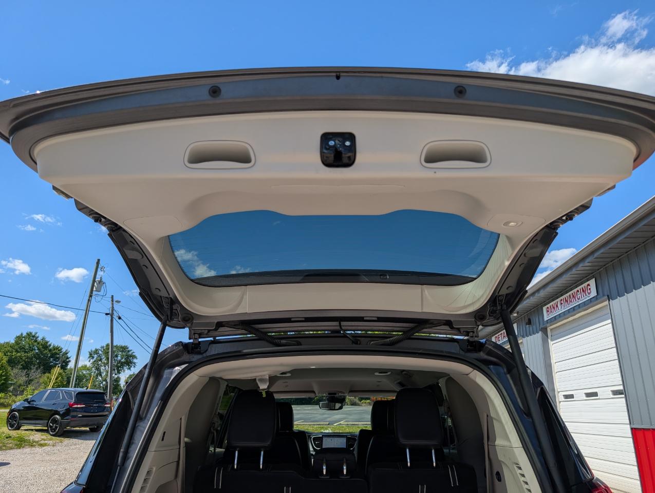 Chrysler Pacifica Touring L FWD 2023