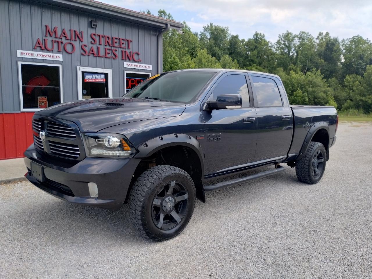 RAM 1500 4WD Crew Cab 140.5" Sport 2016