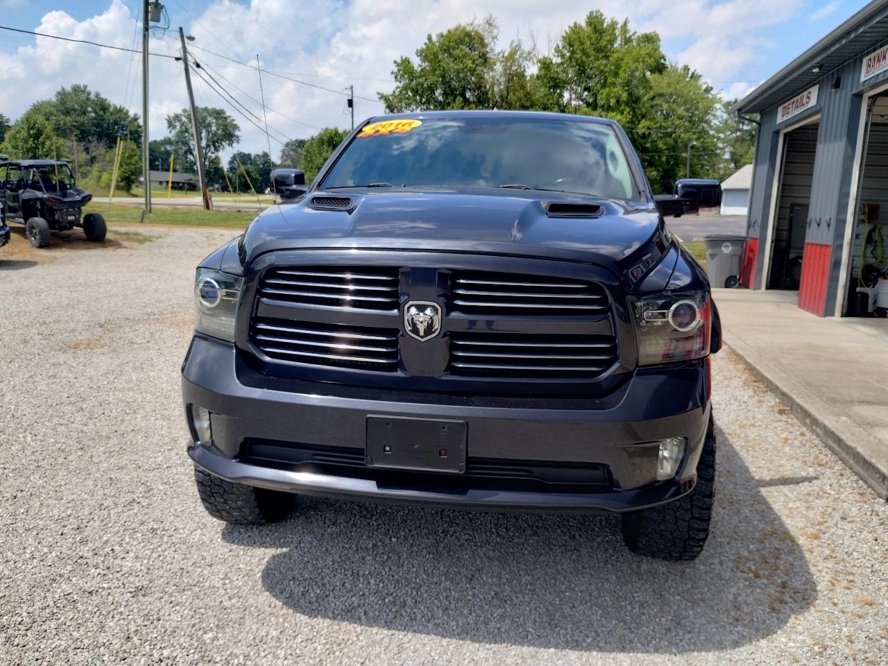 RAM 1500 4WD Crew Cab 140.5" Sport 2016