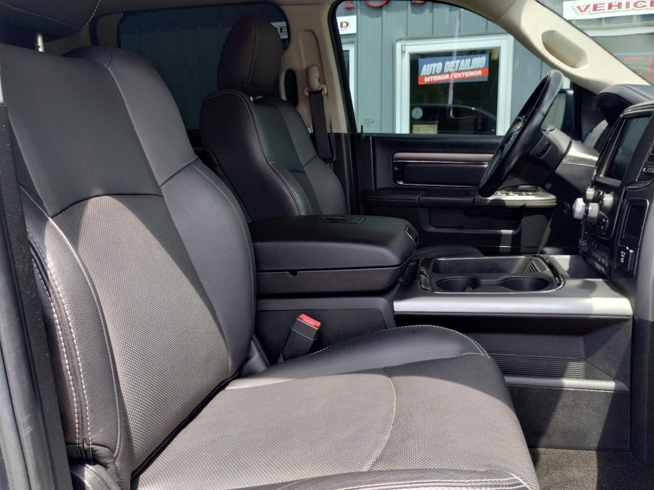 RAM 1500 4WD Crew Cab 140.5" Sport 2016