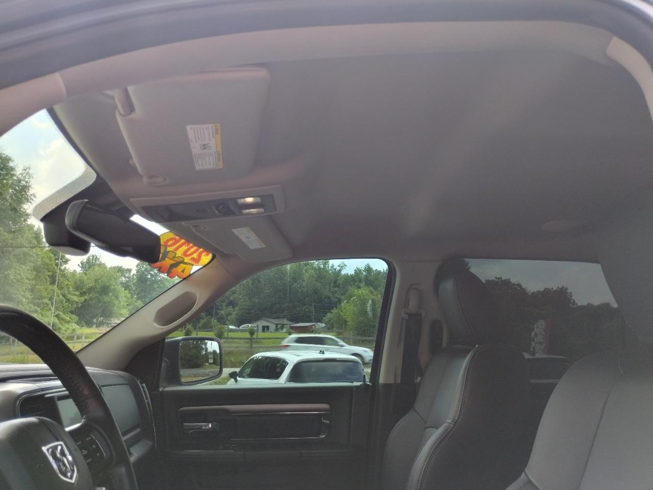 RAM 1500 4WD Crew Cab 140.5" Sport 2016