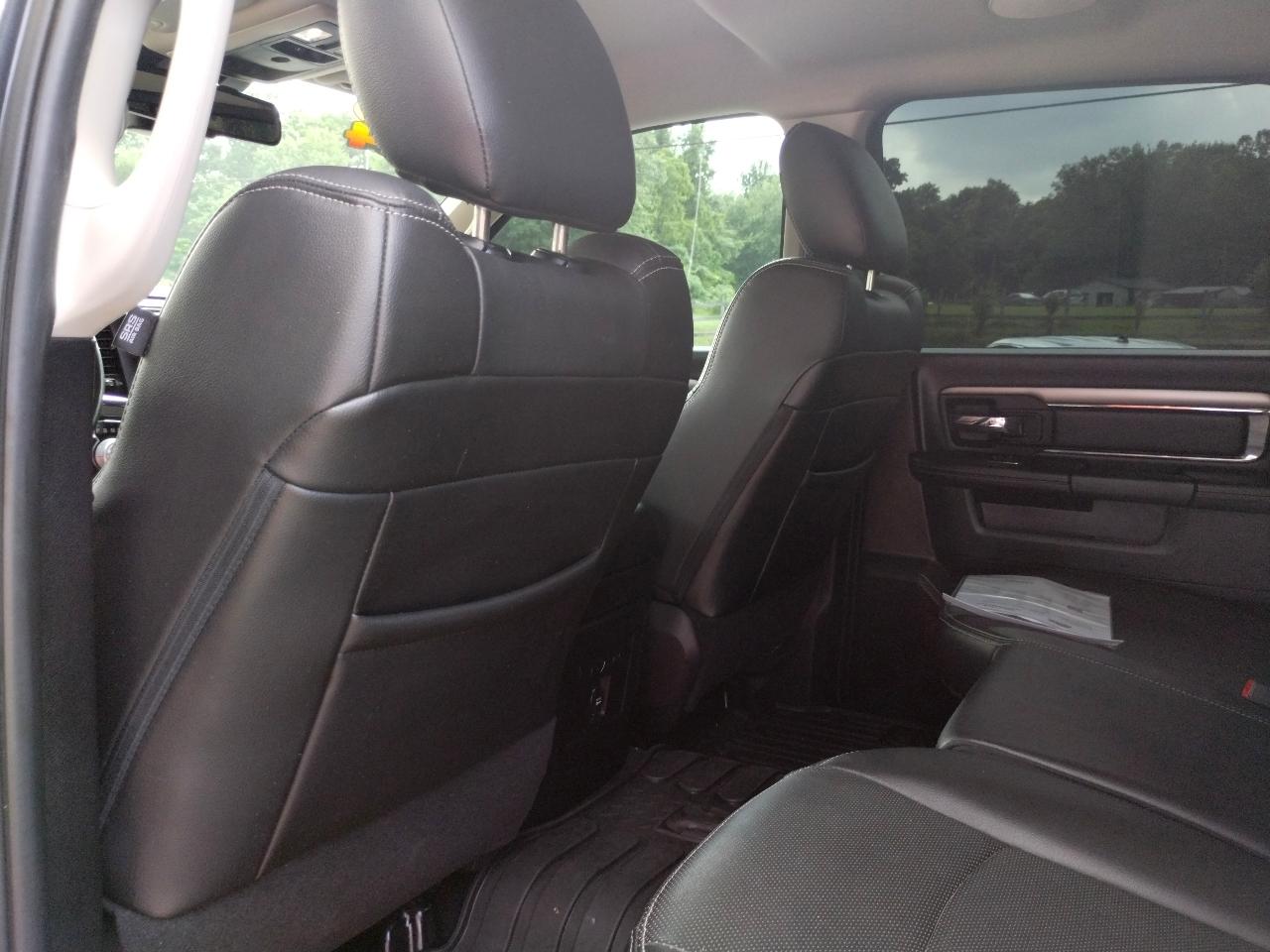 RAM 1500 4WD Crew Cab 140.5" Sport 2016