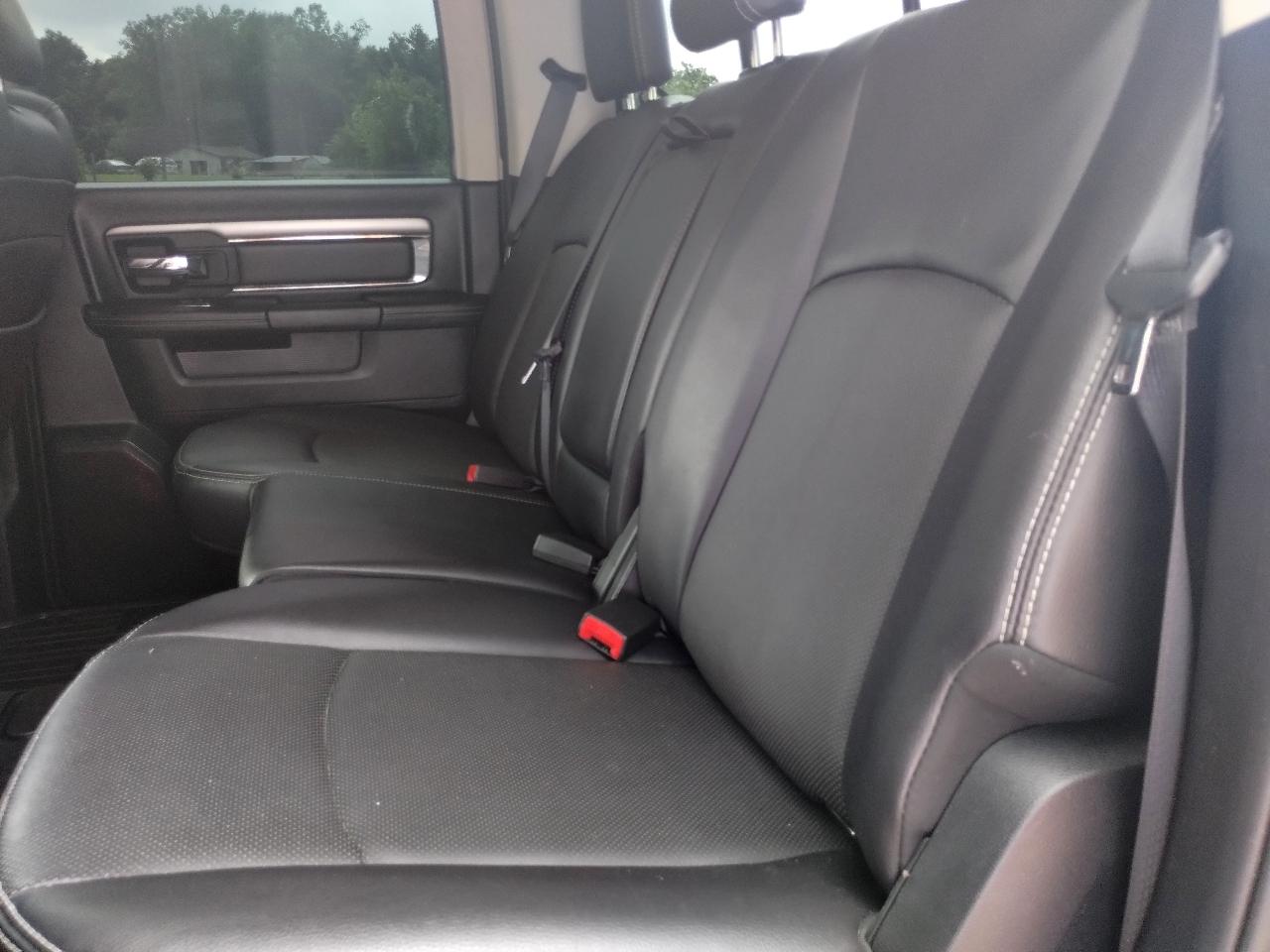 RAM 1500 4WD Crew Cab 140.5" Sport 2016
