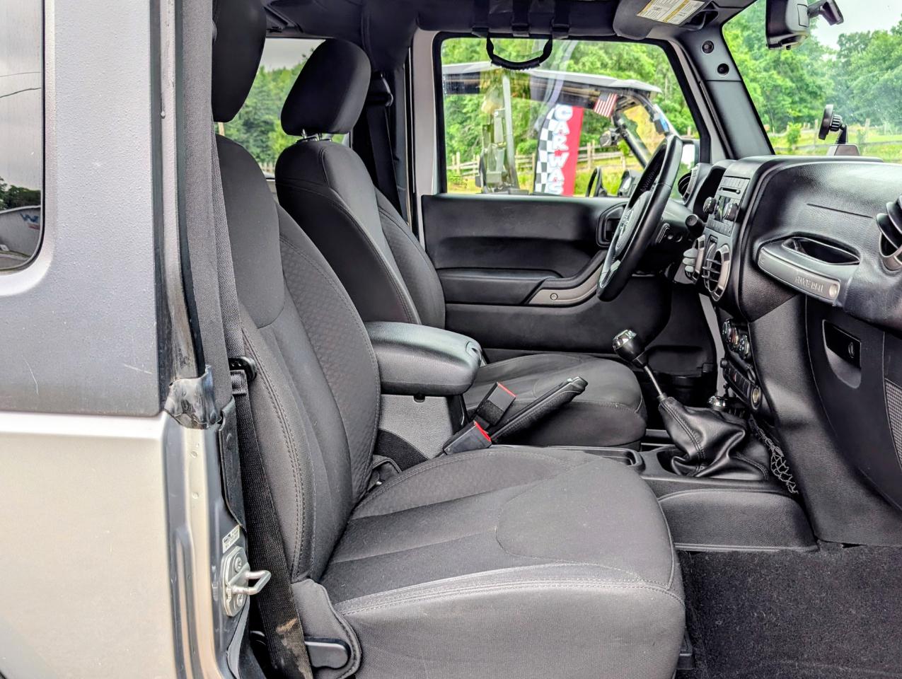 Jeep Wrangler 4WD 2dr Sport 2015