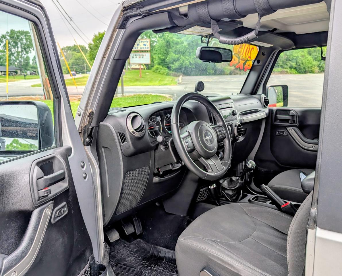 Jeep Wrangler 4WD 2dr Sport 2015