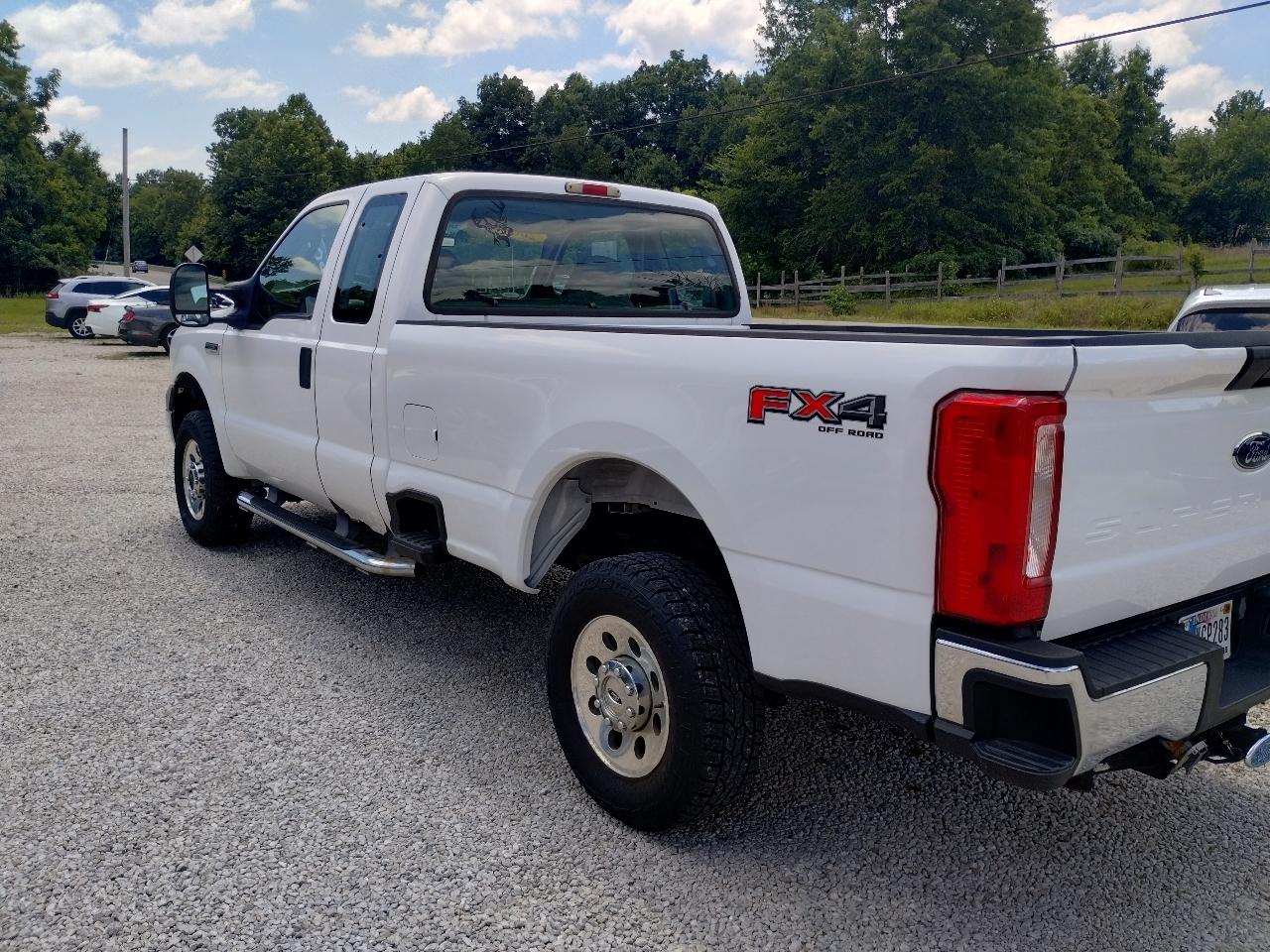 Ford F-250 SD XLT SuperCab Long Bed 4WD 2005