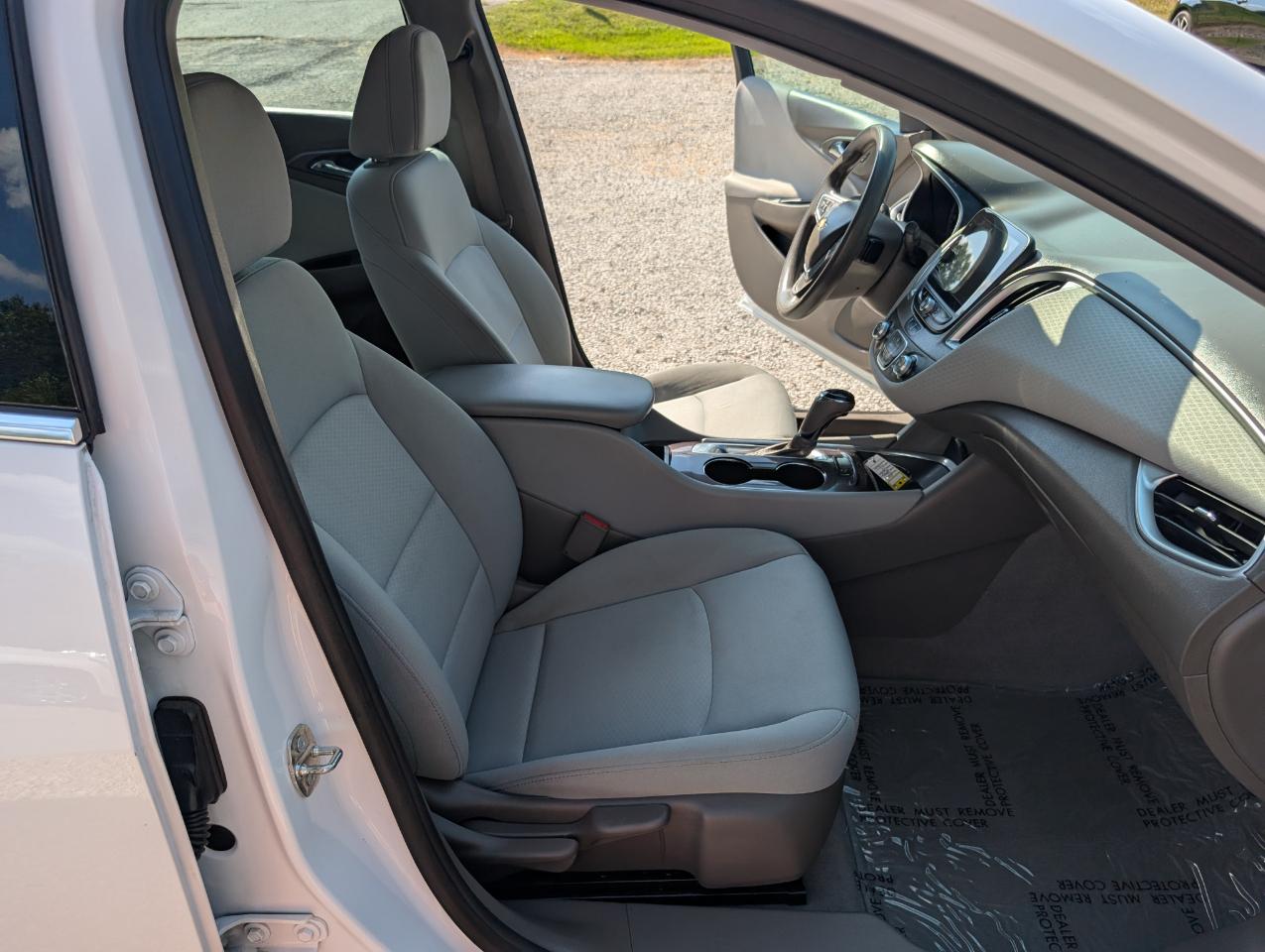 Chevrolet Malibu 4dr Sdn LS w/1FL 2020