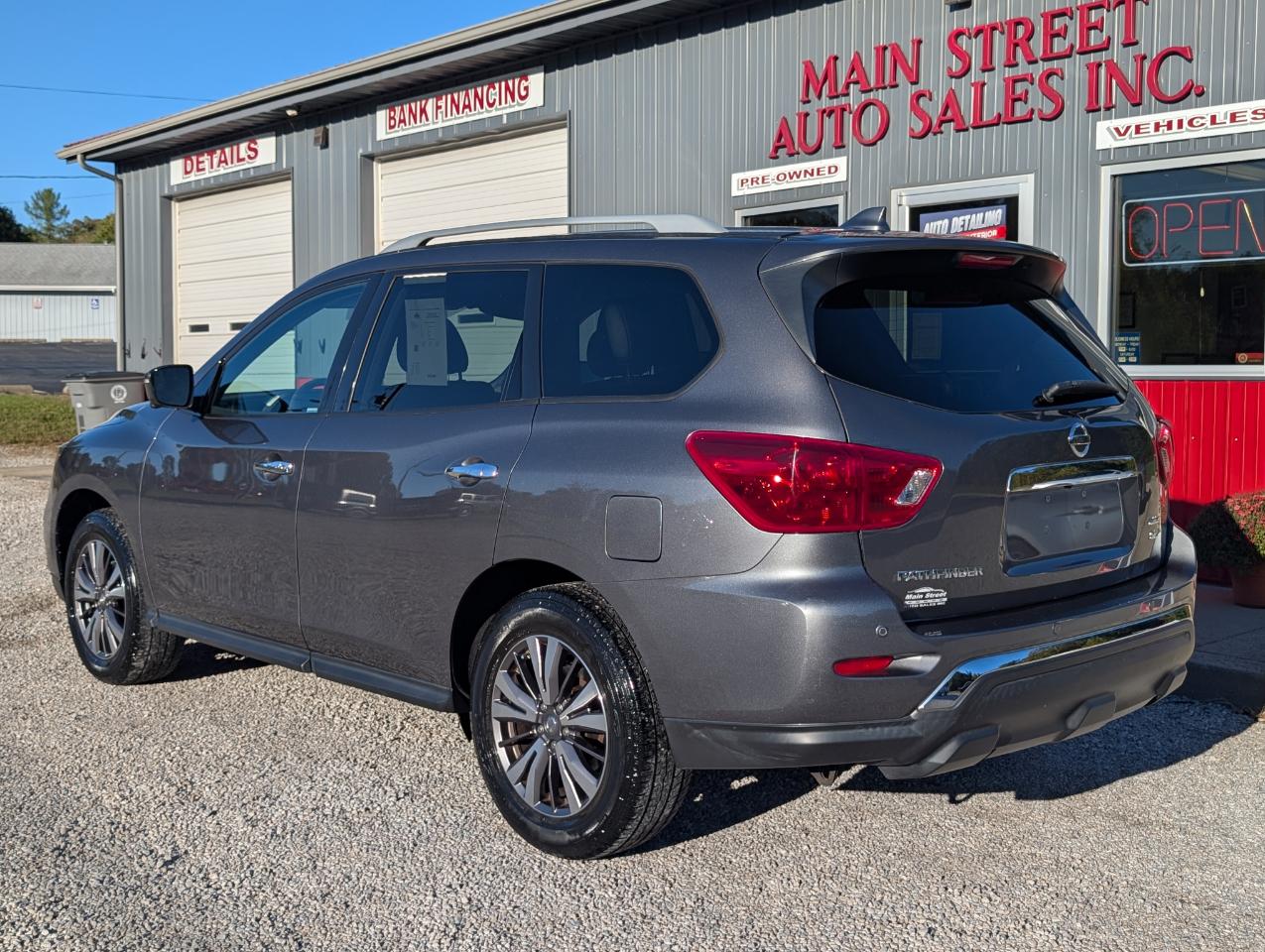 Nissan Pathfinder photo 8