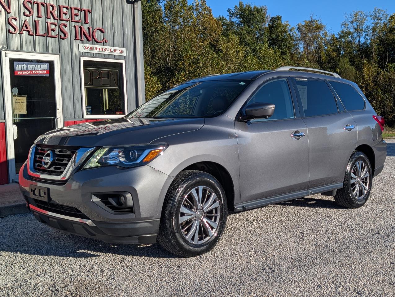 Nissan Pathfinder photo 6