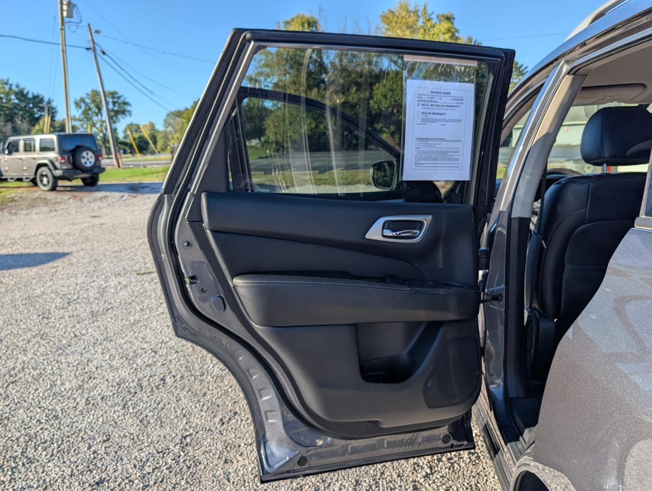 Nissan Pathfinder photo 19