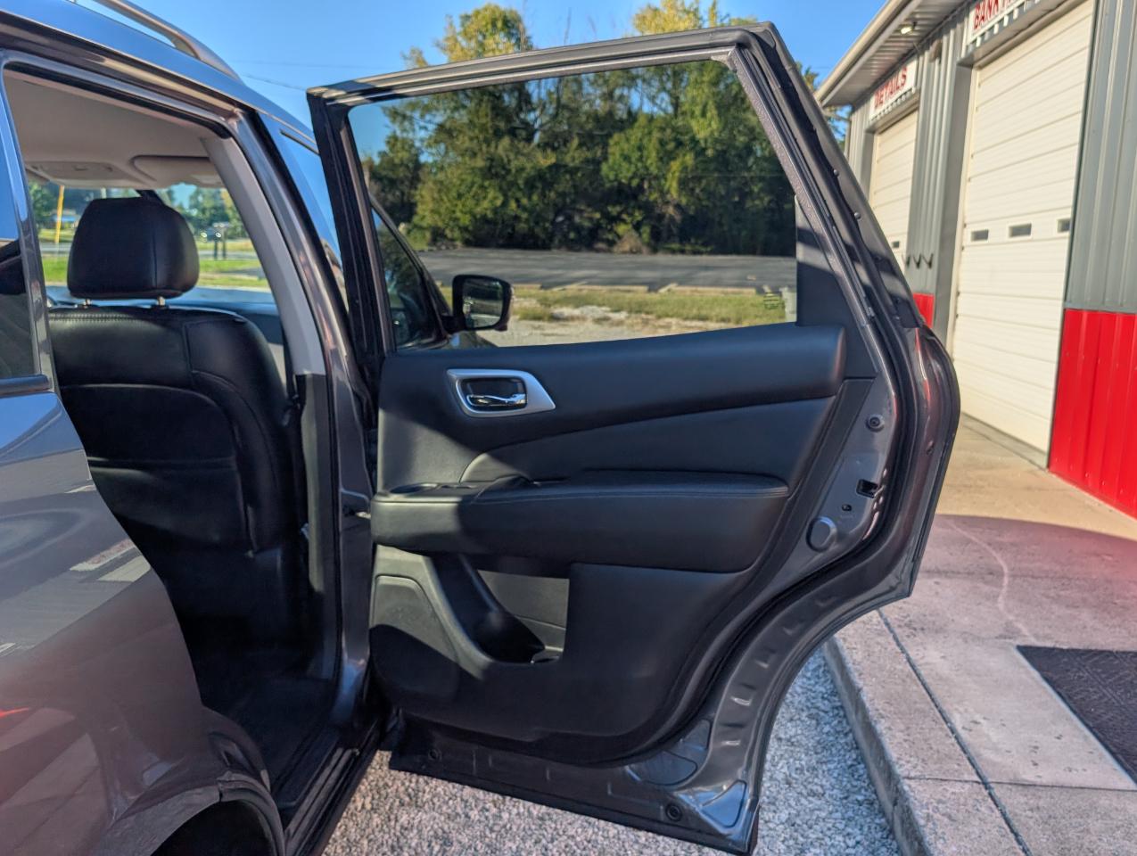 Nissan Pathfinder photo 24