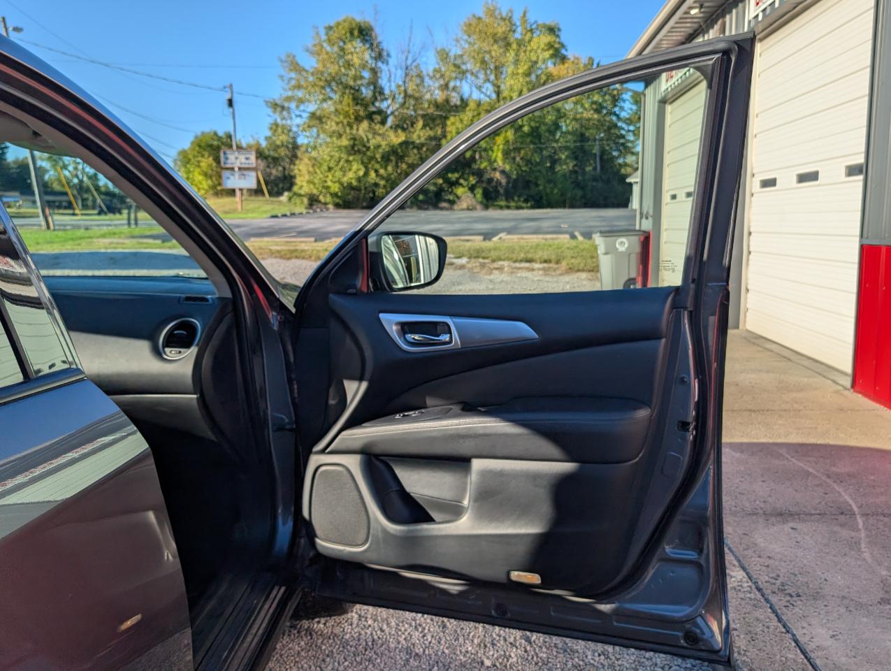 Nissan Pathfinder photo 26