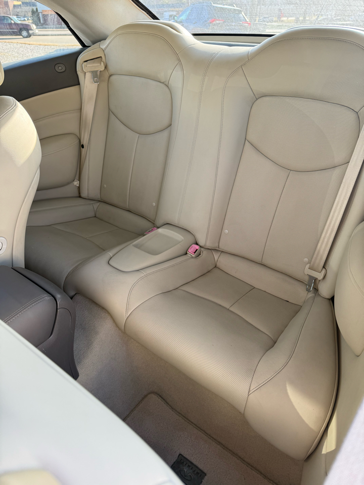 Infiniti G Convertible Base 2011