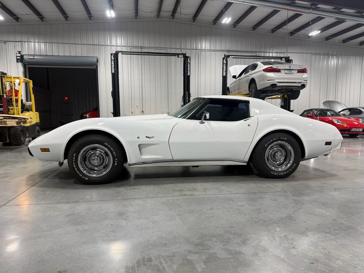 Chevrolet Corvette  1977