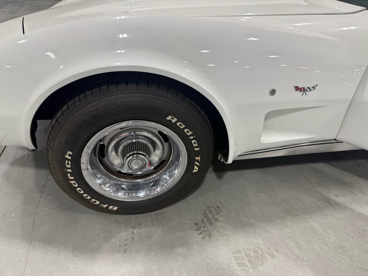 Chevrolet Corvette  1977