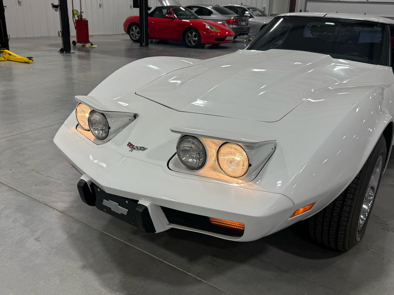 Chevrolet Corvette  1977