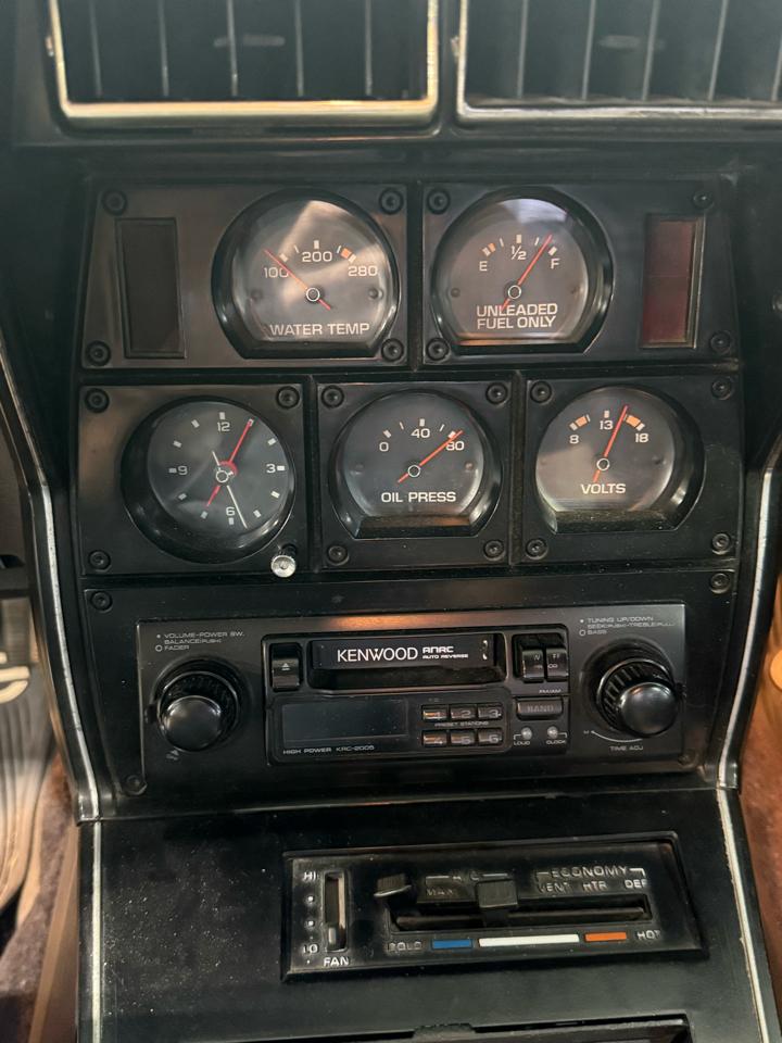 Chevrolet Corvette  1977