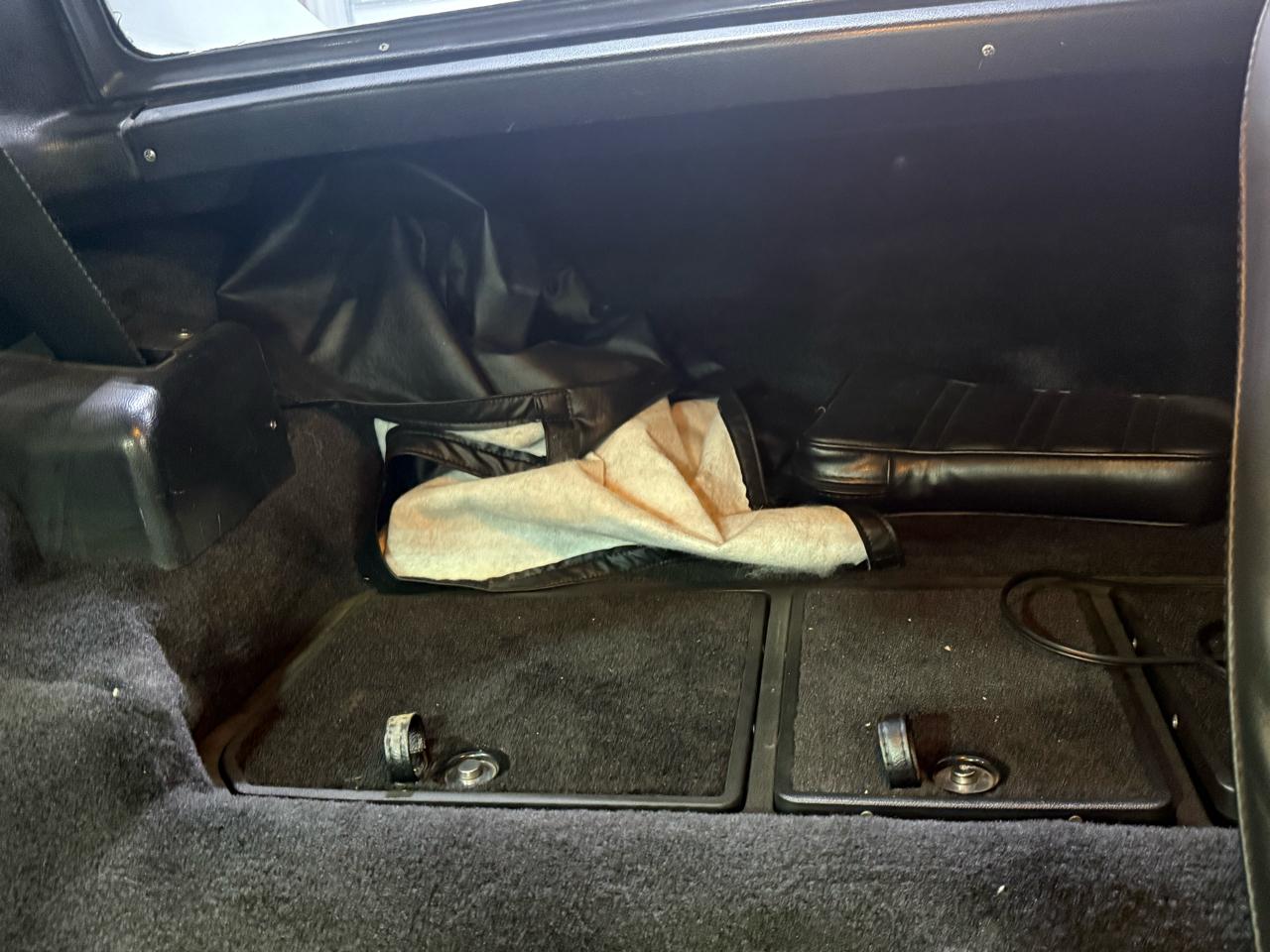 Chevrolet Corvette  1977